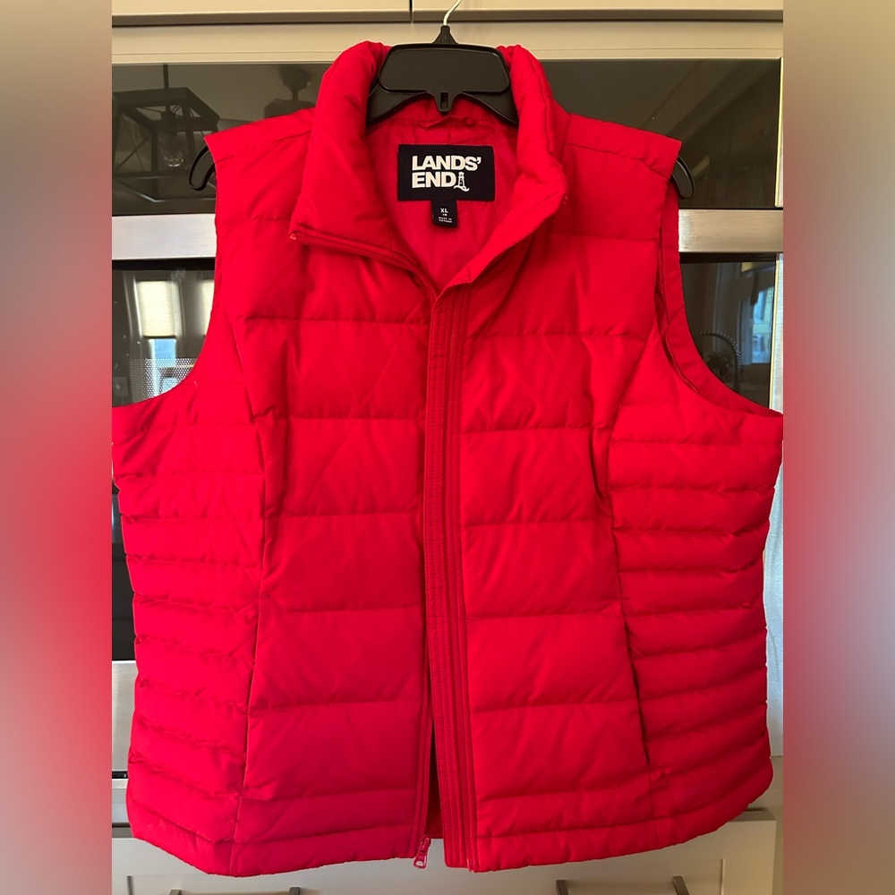 NWOT Lands End Women's Lightweight Packable Down Puffer XL. Red. Never worn.